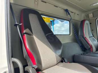 Camion porteur Volvo FMX 460 