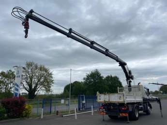 Camion porteur Renault D250 