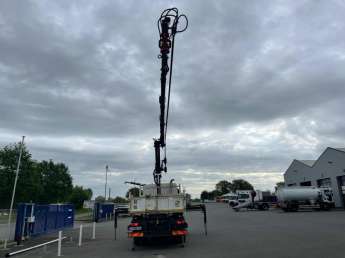 Camion porteur Renault D250 