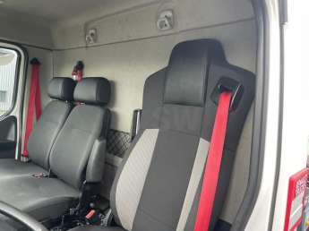 Camion porteur Renault D250 