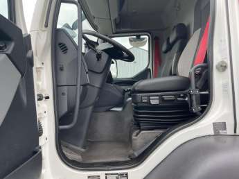 Camion porteur Renault D250 