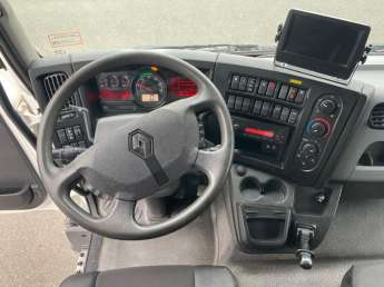 Camion porteur Renault D250 