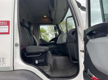 Camion porteur Renault D250 