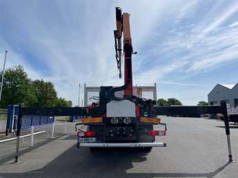 Camion porteur Renault C380 
