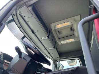 Camion porteur Renault C380 