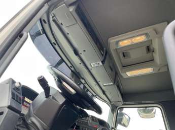 Camion porteur Renault C380 