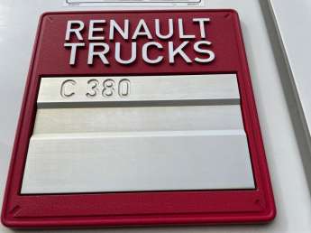 Camion porteur Renault C380 
