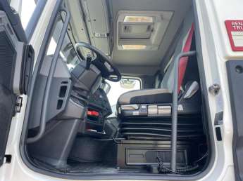 Camion porteur Renault C430 