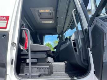 Camion porteur Renault C430 