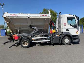 Camion porteur Renault D240 