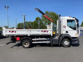Camion porteur Renault D240 