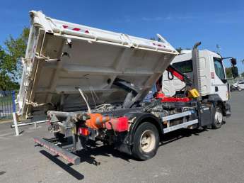 Camion porteur Renault D240 