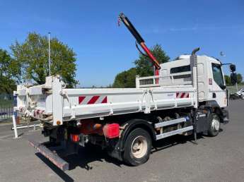 Camion porteur Renault D240 