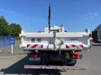 Camion porteur Renault D240 