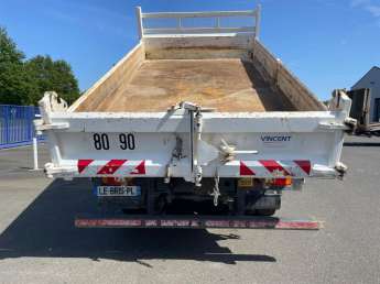 Camion porteur Renault D240 