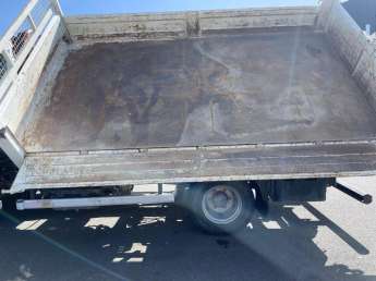 Camion porteur Renault D240 