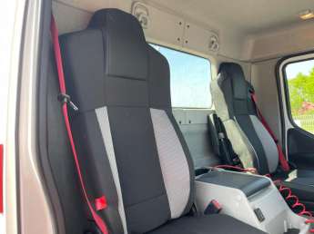 Camion porteur Renault D240 