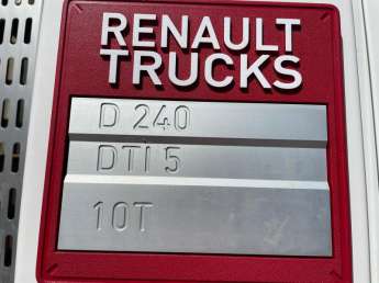 Camion porteur Renault D240 