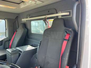 Camion porteur Renault C430 