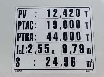 Camion porteur Renault C380 