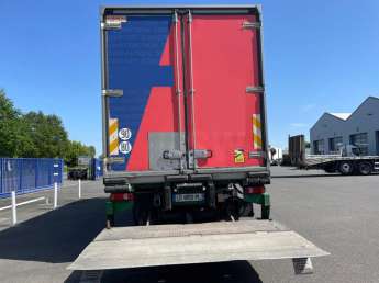 Camion porteur Scania P230 