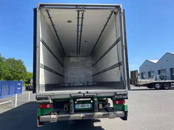 Camion porteur Scania P230 