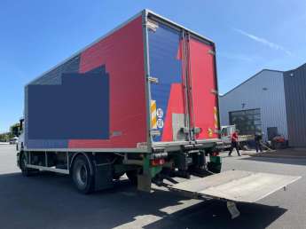 Camion porteur Scania P230 