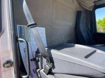 Camion porteur Scania P230 