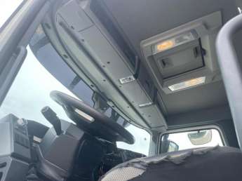 Camion porteur Renault C460 