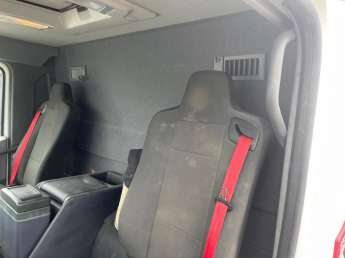 Camion porteur Renault C460 