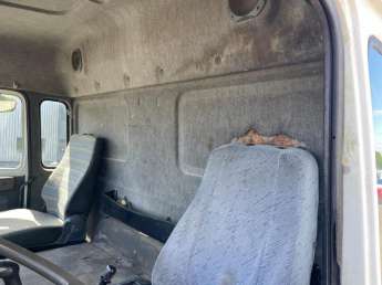 Camion porteur Renault G270 