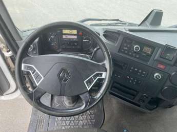 Camion porteur Renault C380 