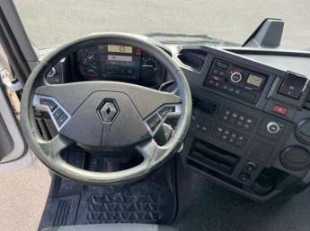 Camion porteur Renault C380 