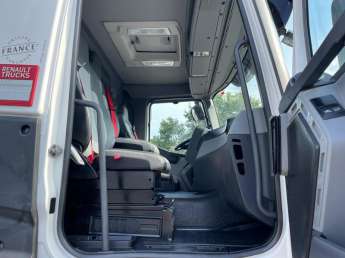 Camion porteur Renault C380 