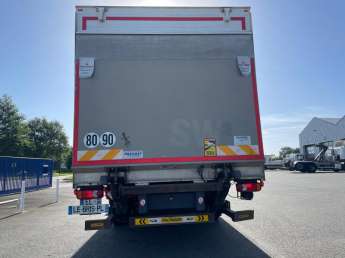 Camion porteur Renault D210 