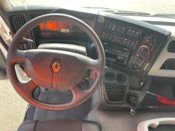 Camion porteur Renault D210 