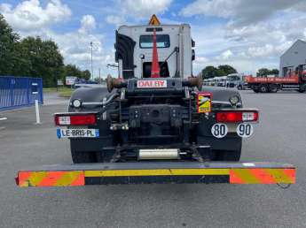 Camion porteur Renault K380 