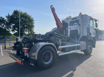 Camion porteur Renault K380 
