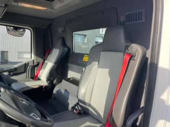 Camion porteur Renault K380 