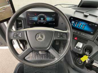 Camion porteur Mercedes AROCS 32.43 