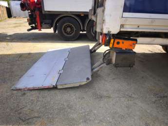 Camion porteur MAN TGL 12.220 