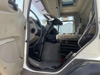 Camion porteur DAF CF85 