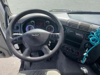 Camion porteur DAF CF85 