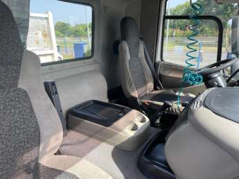 Camion porteur DAF CF85 