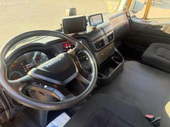 Camion porteur Iveco Stralis 260S42