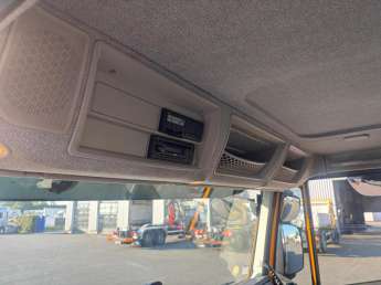 Camion porteur Iveco Stralis 260S42