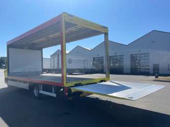 Camion porteur DAF LF220 