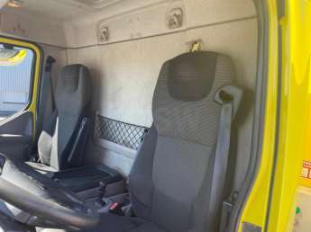 Camion porteur DAF LF220 