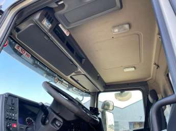 Camion porteur Scania P320 