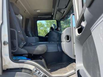 Camion porteur Scania P320 